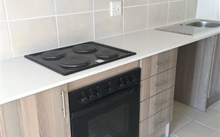 2 Bedroom Flat in Grassy Park