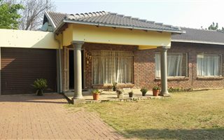 3 Bedroom House in Theresa Park