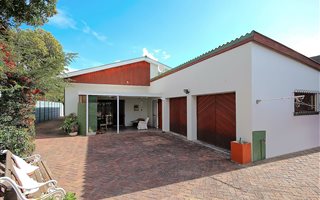 3 Bedroom House in Gordons Bay Central