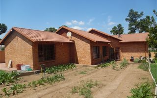 4 Bedroom House in Country View