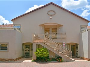 2 Bed Apartment in Oaklands