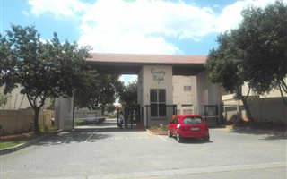 2 Bedroom Townhouse in Country View