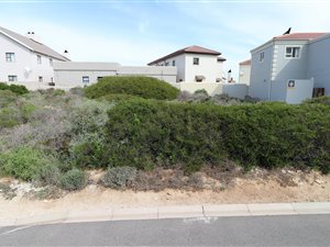 348 m² Land available in Calypso Beach