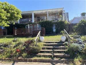 4 Bed House in Jeffreys Bay