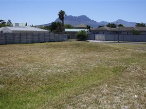 817 m² Land available in Die Bos