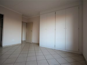 2 Bed Apartment in Silver Lakes
