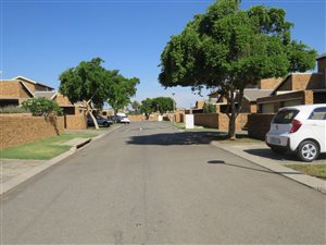 2 Bed Townhouse in Honeydew