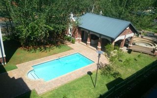 2 Bedroom Apartment in Mooivallei Park