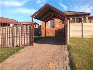 3 Bedroom House in Olievenhoutbos