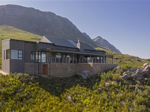 100 ha Farm in Hemel en Aarde Valley