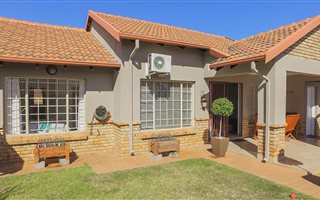 2 Bedroom Simplex in Sinoville