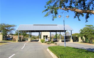 1672 m² Land available in Riverside Park
