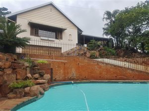 4 Bed House in Manor Gardens