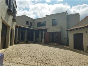 5 Bed House in Woodhill