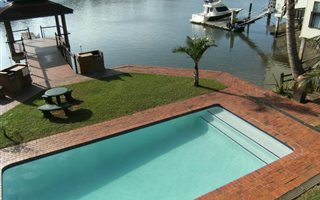 1 Bedroom House in Meerensee