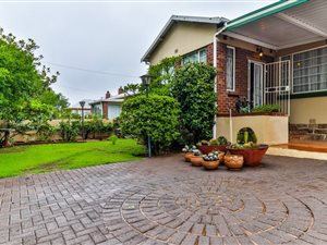 3 Bed House in Kensington