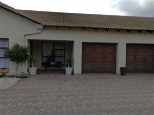 3 Bed Townhouse in Diaz Beach