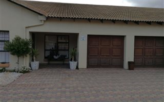 3 Bedroom Townhouse in Diaz Beach