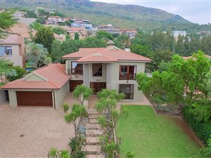 4 Bed House in Featherbrooke Estate