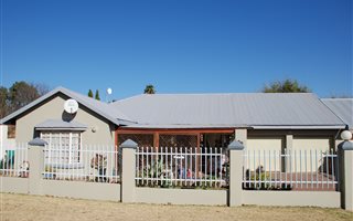 3 Bedroom Duet in Rayton