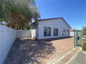 4 Bed House in Amandelsig