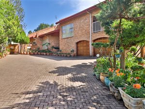 4 Bed House in Heuwelsig
