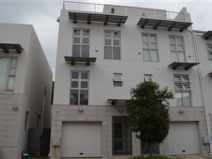 3 Bed Townhouse in Bryanston East