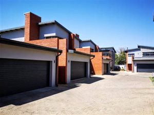 4 Bed Cluster in Waterkloof