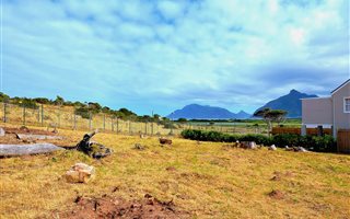 700 m² Land available in Bluewater Estate