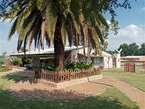5 Bed House in Pyramid