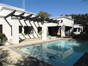 4 Bed House in Fourways Gardens