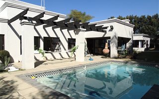 4 Bedroom House in Fourways Gardens