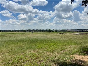 833 m² Land available in Heron Banks Golf And River Estate