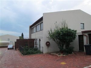 3 Bed Townhouse in Lynnwood Ridge