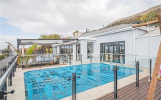 5 Bedroom House in Green Point