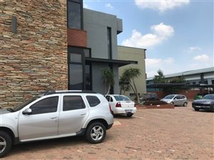 608 m² Office Space in Highveld