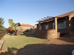 3 Bed House in The Reeds