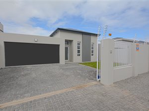 3 Bed House in Sandown
