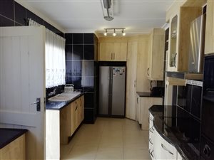 4 Bed House in Evans Park
