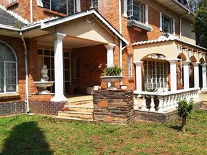 4 Bedroom House in Parkhill Gardens