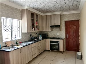 3 Bed House in Clayville