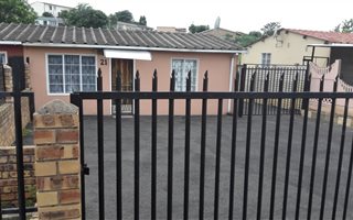 2 Bedroom House in Bombay Heights