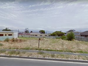 921 m² Land available in Grassy Park