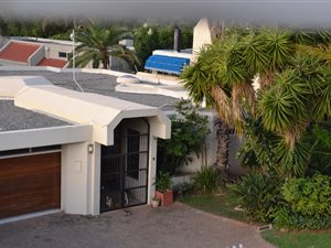 3 Bedroom House in Waterkloof Heights