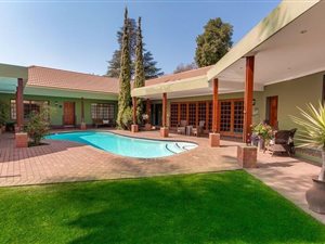 10 Bed House in Blackheath
