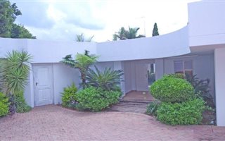 4 Bedroom House in Dainfern Golf Estate