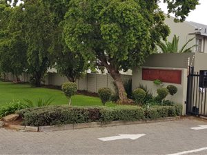 2 Bed Townhouse in Whitney Gardens