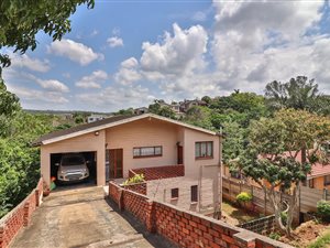 4 Bed House in Carrington Heights