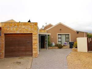 3 Bed House in Bothasig