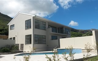 5 Bedroom House in Noordhoek